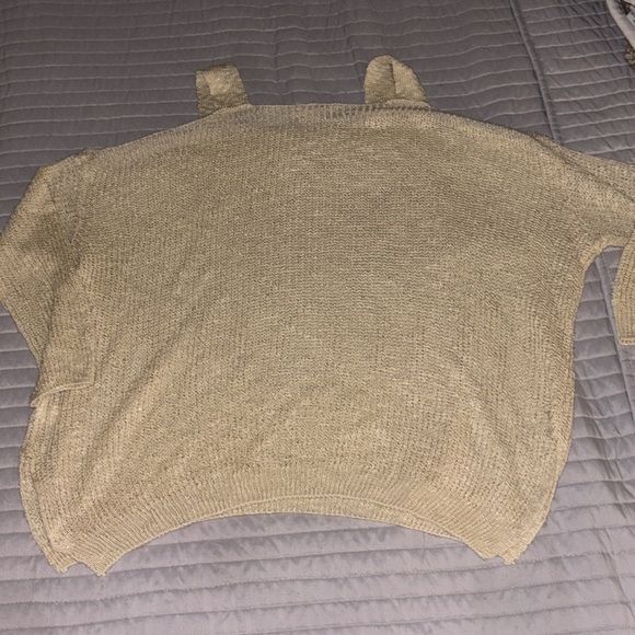 Loose Fitted sweater with sweater straps - Picture 3 of 3